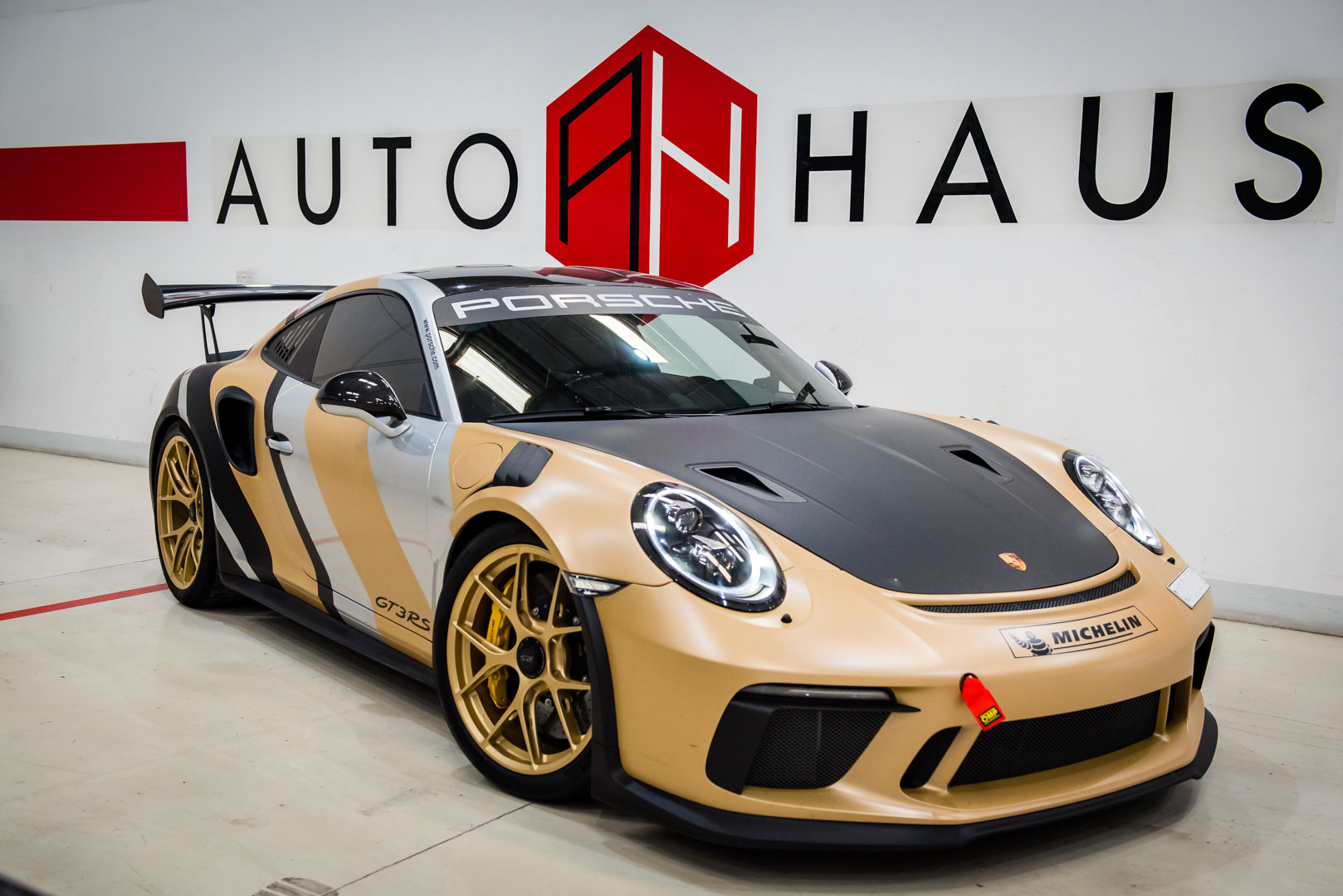 Porsche in Autohaus service centre
